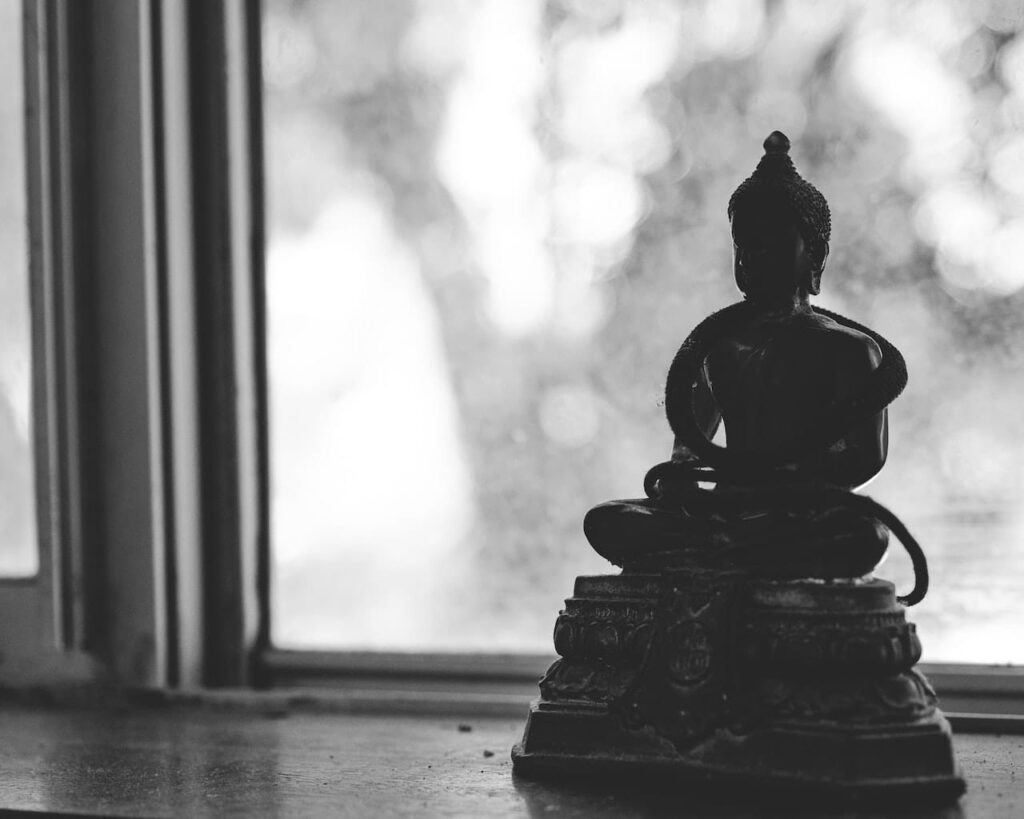 É possível meditar sem usar um aplicativo de meditação?