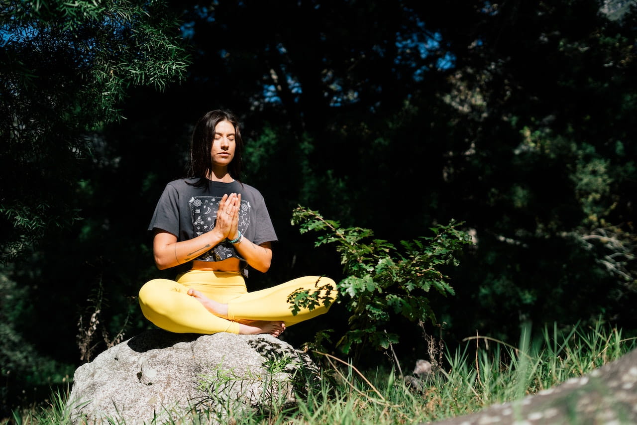 equipamento especial para meditar com meditações guiadas